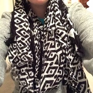 anthropologie tribal black and white scarf NEW